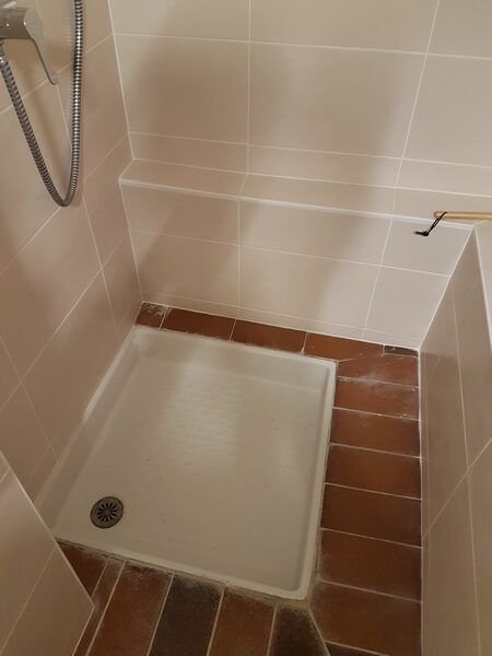 Coordinateur de Travaux <br/> Voici le Résultat Final de la Réfection <br/> D’une Salle de Bain, WC et Couloir d’entrée <br/> Après Travaux <br/> La Roche-de-Glun (26)