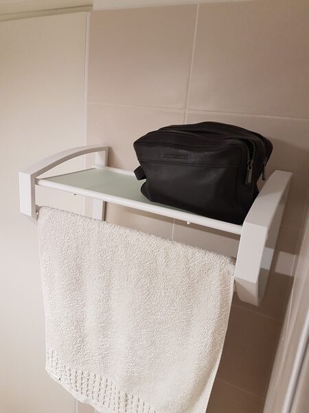 Coordinateur de Travaux <br/> Voici le Résultat Final de la Réfection <br/> D’une Salle de Bain, WC et Couloir d’entrée <br/> Après Travaux <br/> La Roche-de-Glun (26)